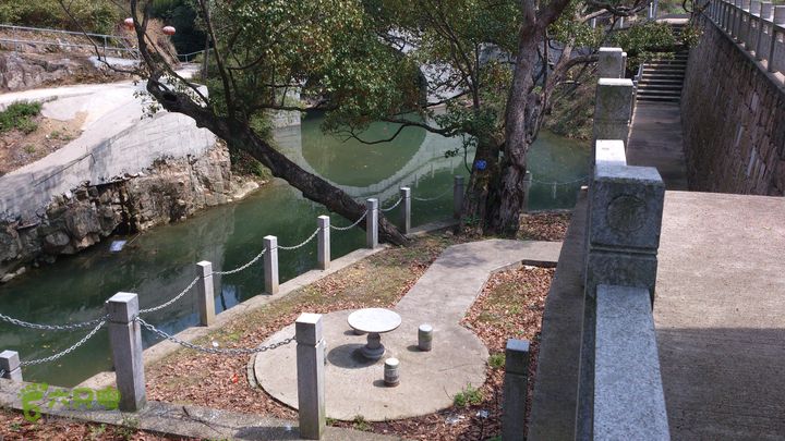 2015,03,29大堰-荷东-石井-西畈-大堰22石井村综合楼边上的溪坑