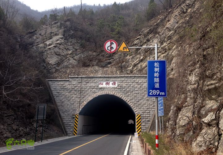 20150409-10骑行房山六石路-十渡-红井路-靓盘山路G108 - 松树岭隧道 。 这里是一个高点， 海拔  383 米。 