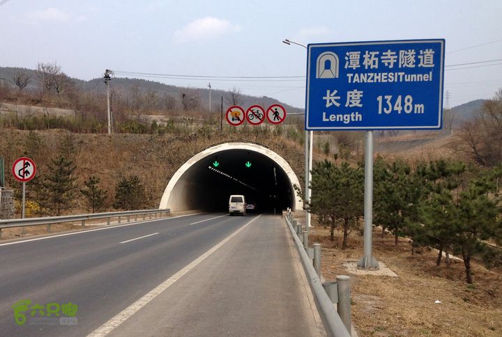 20150409-10骑行房山六石路-十渡-红井路-靓盘山路潭柘寺隧道 -- 这里也是一个相对高点！ 