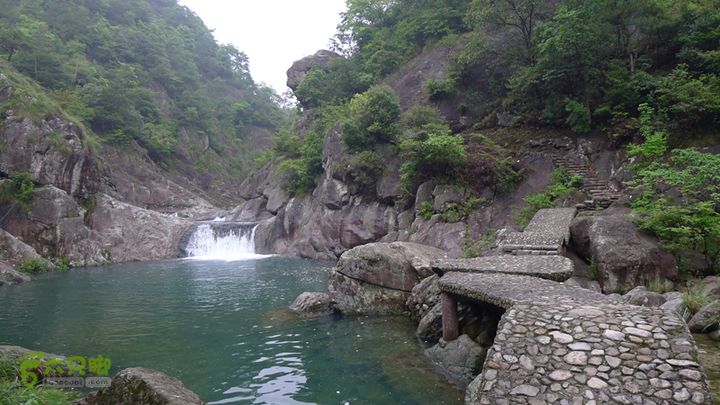 雁荡山狮子山五马尖筋竹涧沿路有好几个小瀑布