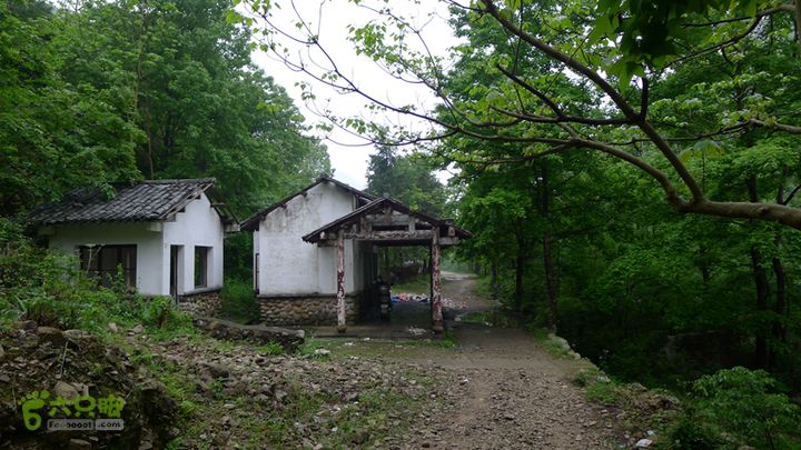 雁荡山狮子山五马尖筋竹涧破旧的景区大门售票处（景区现已免费）