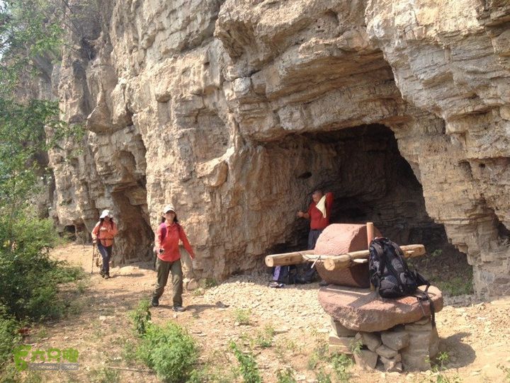 石峨9022B9CD-EDF0-40C2-91E0-B1E0B288