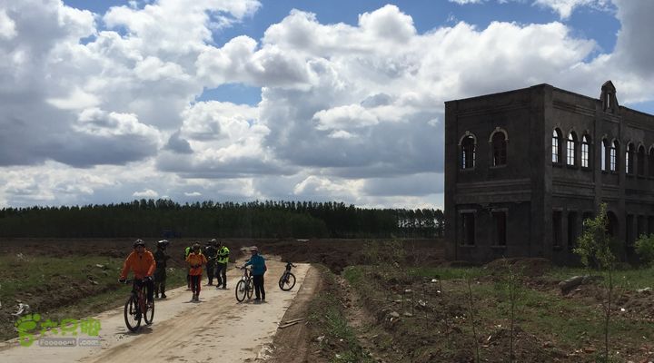 20150530-骑行长春太平池水库-天气特好电影“南京！” 外景拍摄地！  不是烂尾楼呀！