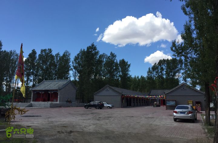 20150530-骑行长春太平池水库-天气特好S106 - 回长春路上 -- 道教圣地-三清观。