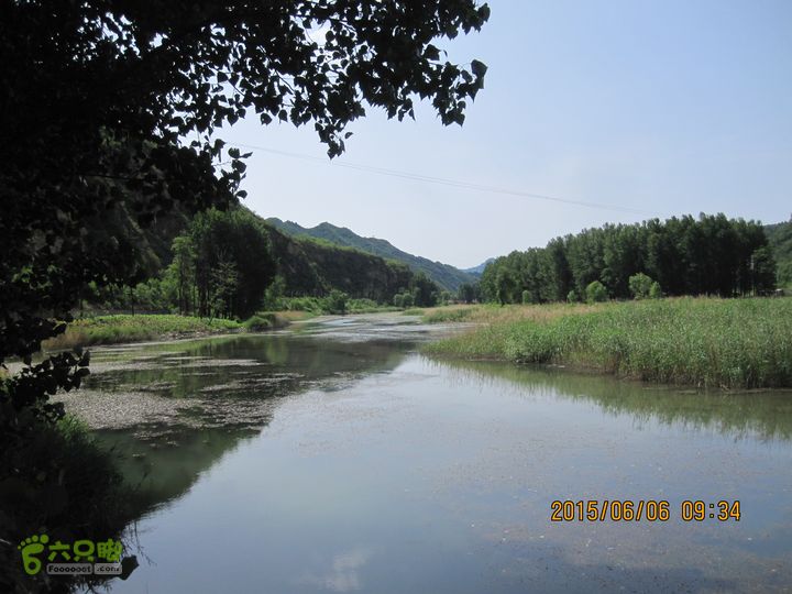 20150606汤河口-白河峡谷（中段+部分下段）-四合堂站在大黄塘村南河道拐弯处向南看白河