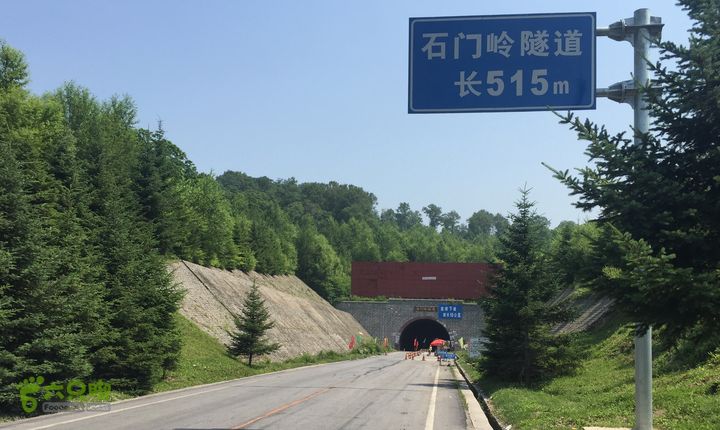 20150708-千里走单骑F！骑行长白山-临江段。白山市- - 朝阳镇（辉南县） 路上！  石门岭隧道， 一路上所有的隧道都在维修！