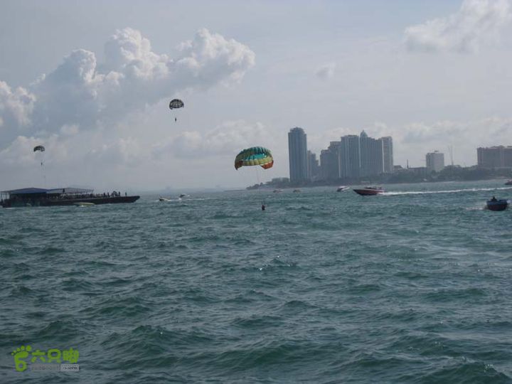 2015-7-24-3芭堤雅岸边-海上跳伞平台IMG_0280