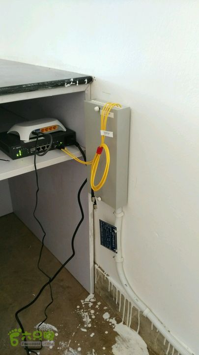 中国移动临沧分公司集团客户专线建设项目工程，永德小勐统大垭口村委会专线（董建平）终端盒和路由器安装