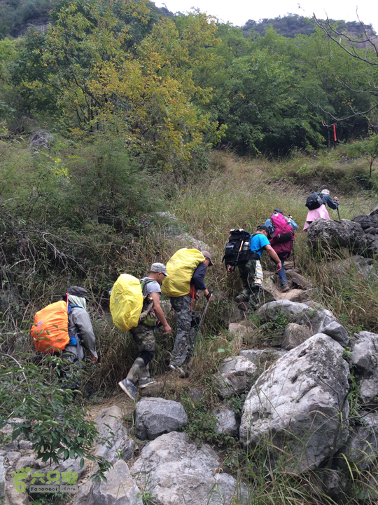 南太行：马武寨村－抱犊沟大峡谷－抱犊村－西莲九莲山穿越2015-10-03 15:36:54