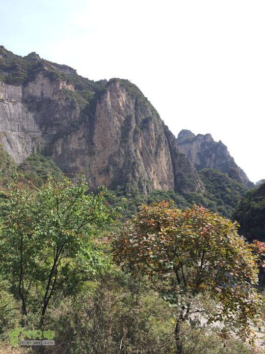南太行：马武寨村－抱犊沟大峡谷－抱犊村－西莲九莲山穿越2015-10-03 11:06:17