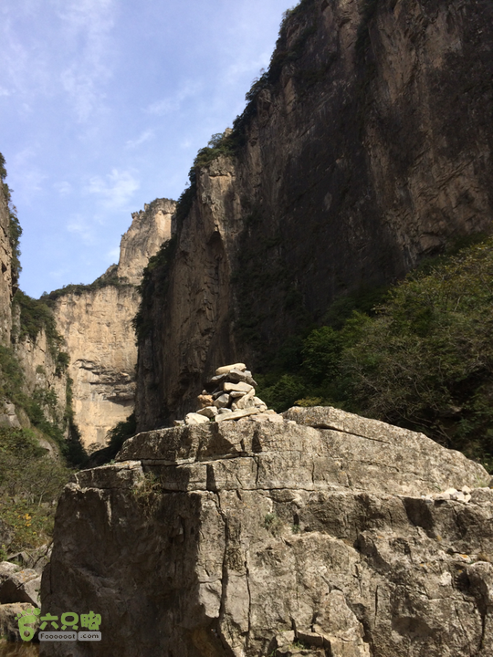 南太行：马武寨村－抱犊沟大峡谷－抱犊村－西莲九莲山穿越2015-10-03 10:48:23