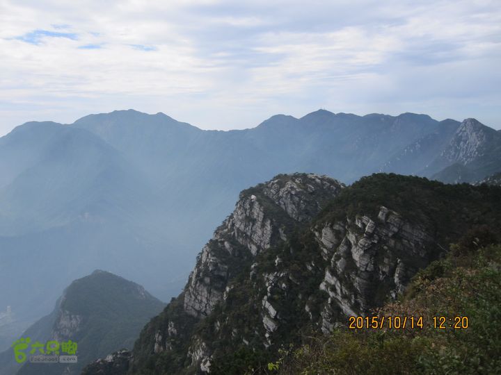 20151014江西庐山东线景区（东到五老峰的四峰）站在一峰上向西看汉阳峰