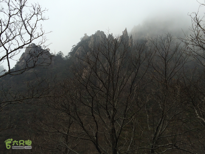 黄山：云谷寺－仙人指路－白鹅岭－黑虎松－始信峰－狮子峰－排云楼穿越2015-10-31 13:00:40