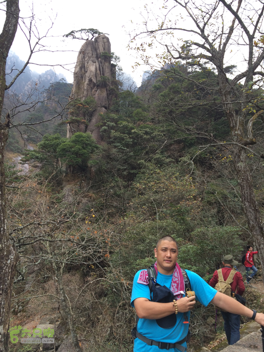 黄山：云谷寺－仙人指路－白鹅岭－黑虎松－始信峰－狮子峰－排云楼穿越2015-10-31 12:31:30