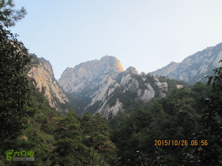 20151026-27安徽·黄山风景区（5A级景区）过慈光阁可见北侧高处的天都峰