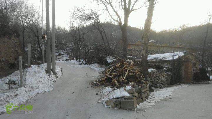 石峡关-古八达岭长城-八达岭镇政府顺水泥路走好一些