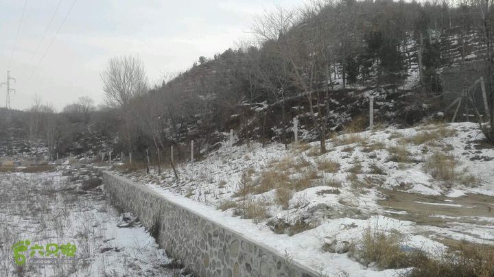 石峡关-古八达岭长城-八达岭镇政府穿越铁丝网-以后路线建议顺公路走，不要穿越土路。