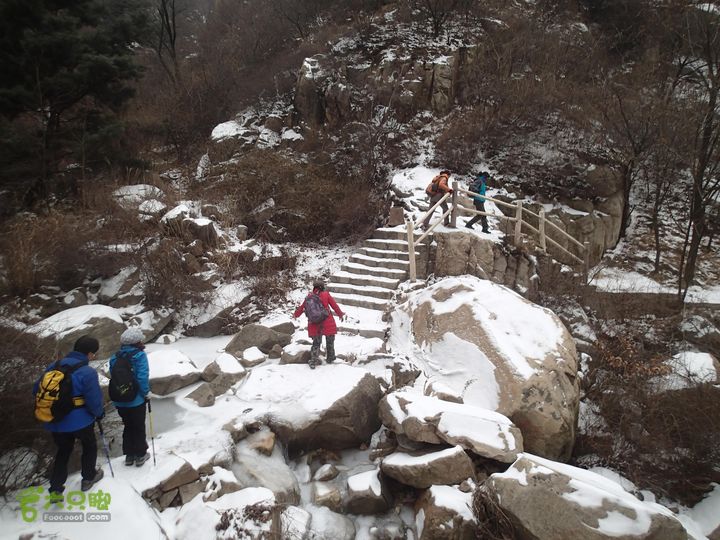 观赏冰瀑:石庙子_彩石溪-云谷禅寺_莲梗峡-莲花圣境P1300359