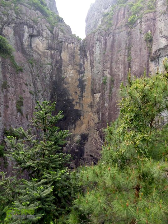 永嘉!邵園,百丈瀑,十二峰,大若巖景區路口2015.5.1.